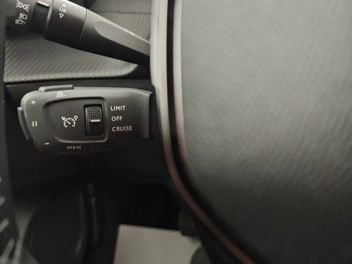 Peugeot 2008 PureTech 100 S&S Allure (20)