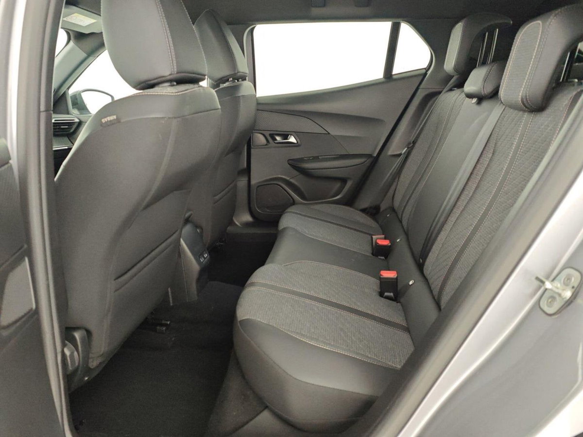 Peugeot 2008 PureTech 100 S&S Allure (13)