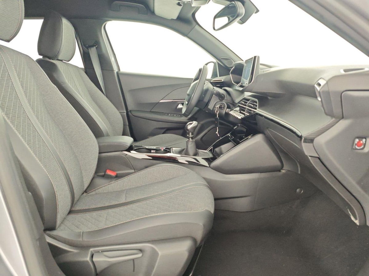 Peugeot 2008 PureTech 100 S&S Allure (14)