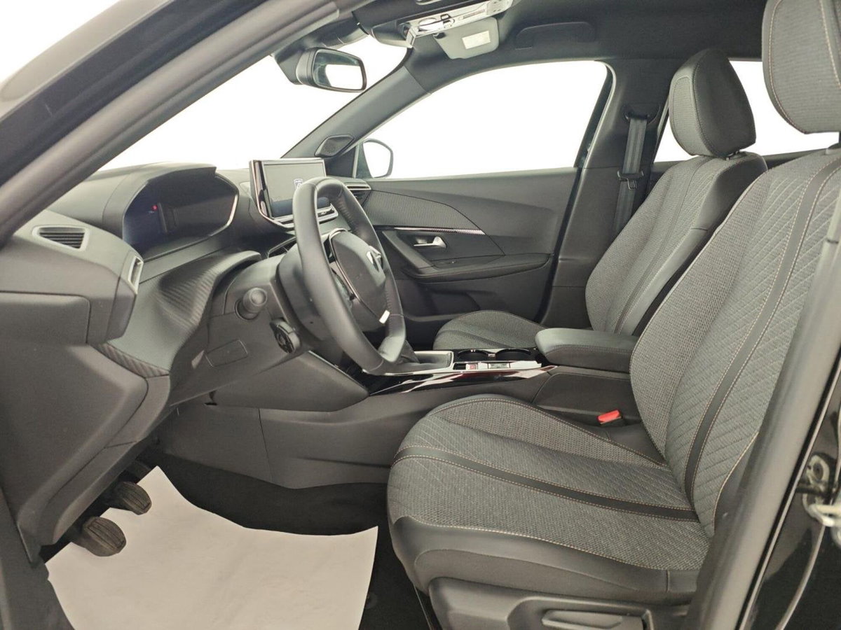 Peugeot 2008 PureTech 100 S&S Allure (10)