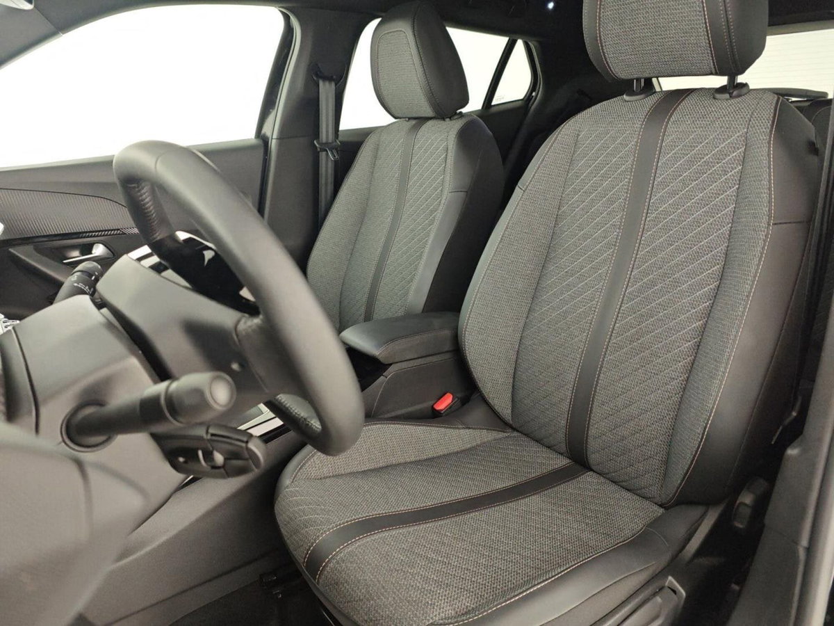 Peugeot 2008 PureTech 100 S&S Allure (11)