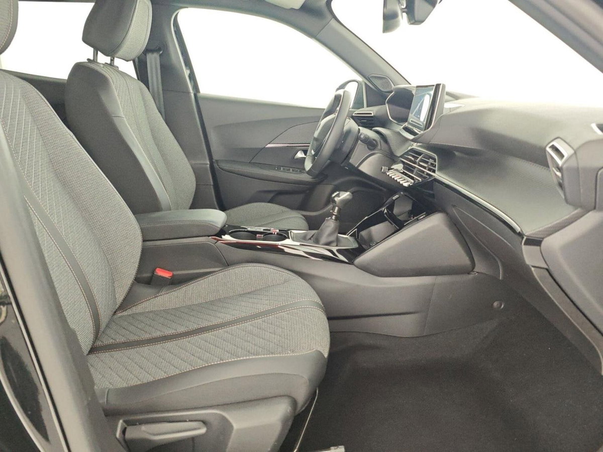 Peugeot 2008 PureTech 100 S&S Allure (13)