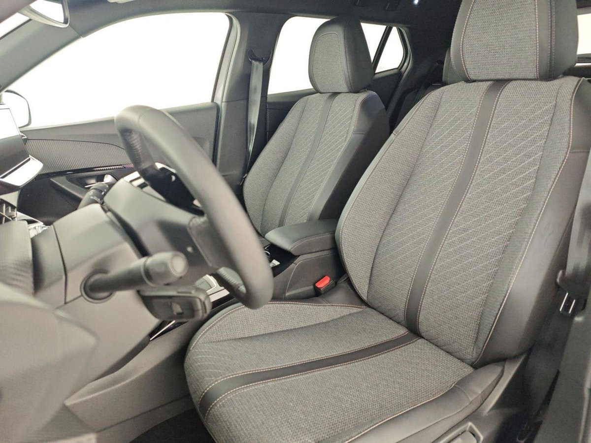 Peugeot 2008 PureTech 100 S&S Allure (11)