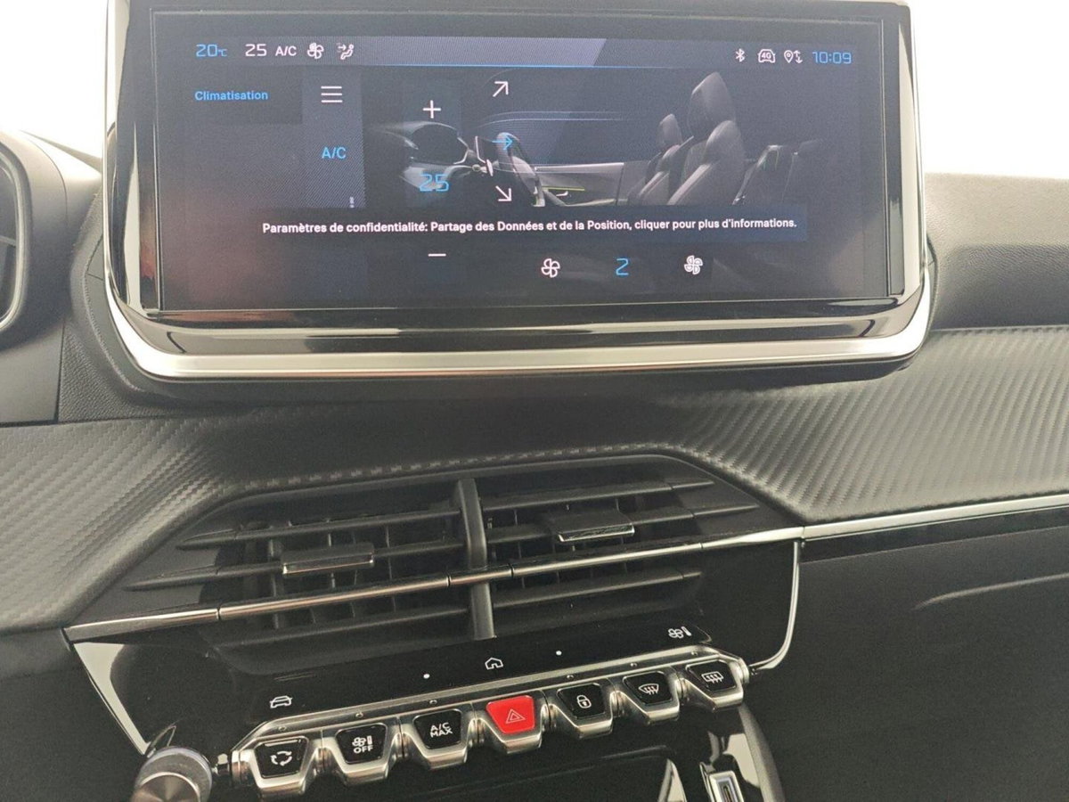 Peugeot 2008 PureTech 100 S&S Allure (16)