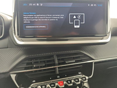 Peugeot 2008 PureTech 100 S&S Allure (18)