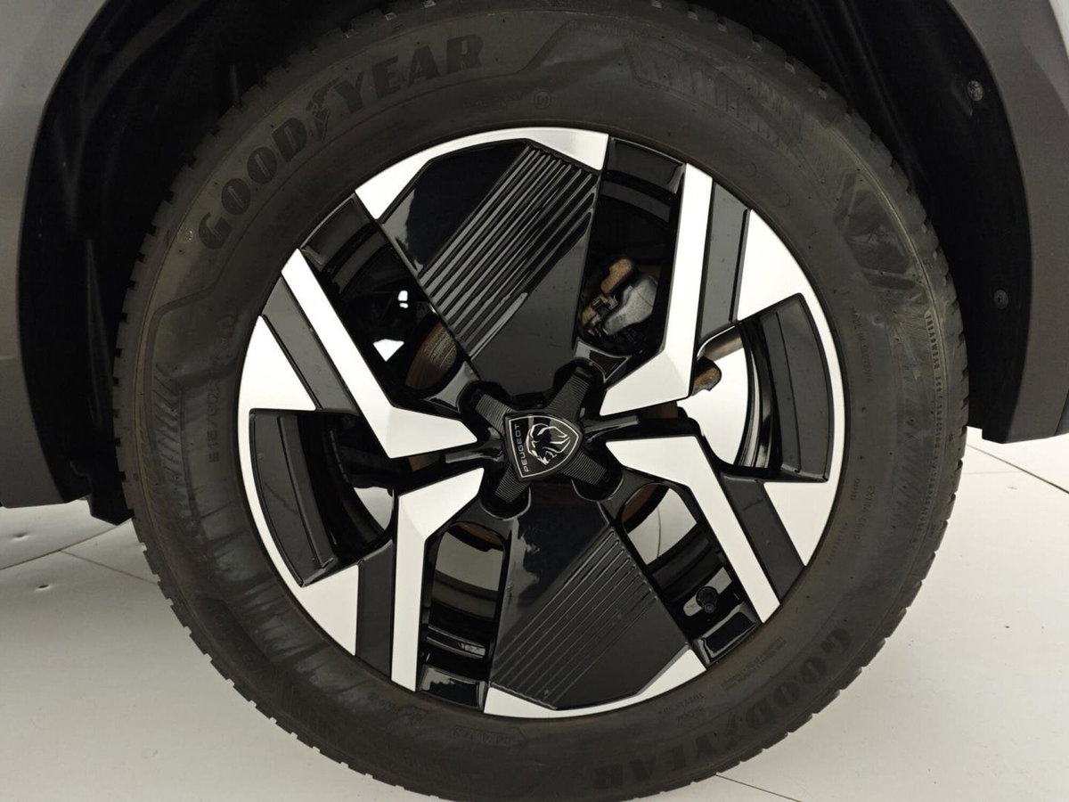 Peugeot 2008 PureTech 100 S&S Allure (8)