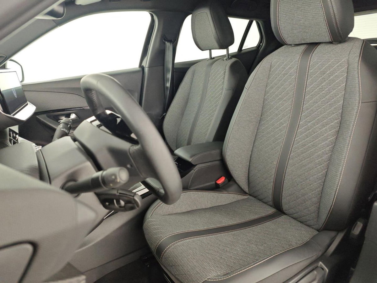 Peugeot 2008 PureTech 100 S&S Allure (11)