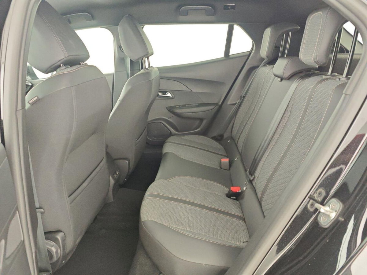 Peugeot 2008 PureTech 100 S&S Allure (12)