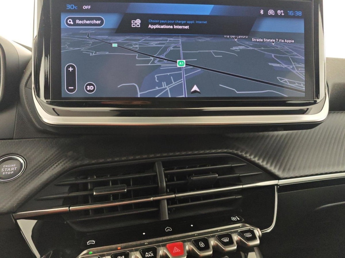 Peugeot 2008 PureTech 100 S&S Allure (16)
