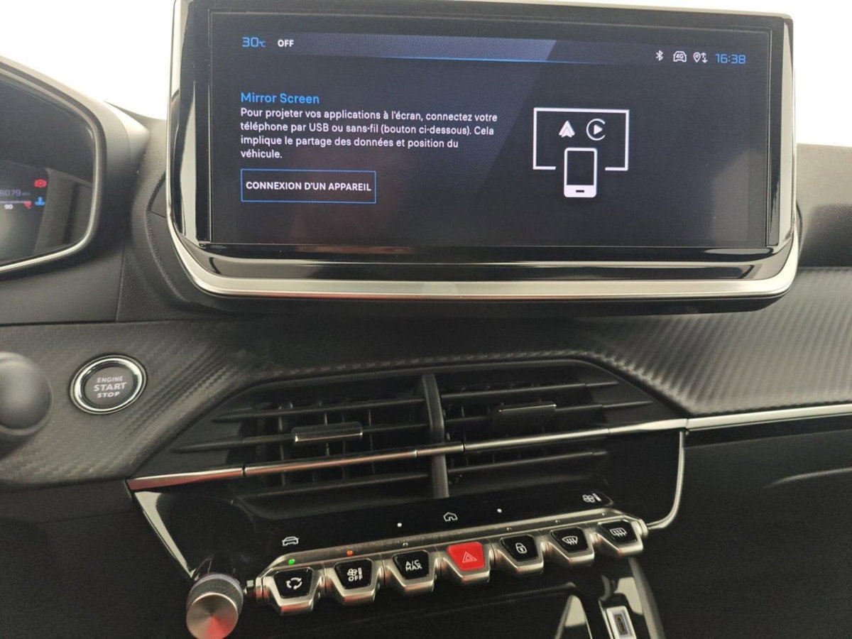Peugeot 2008 PureTech 100 S&S Allure (18)