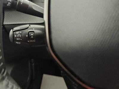 Peugeot 2008 PureTech 100 S&S Allure (19)