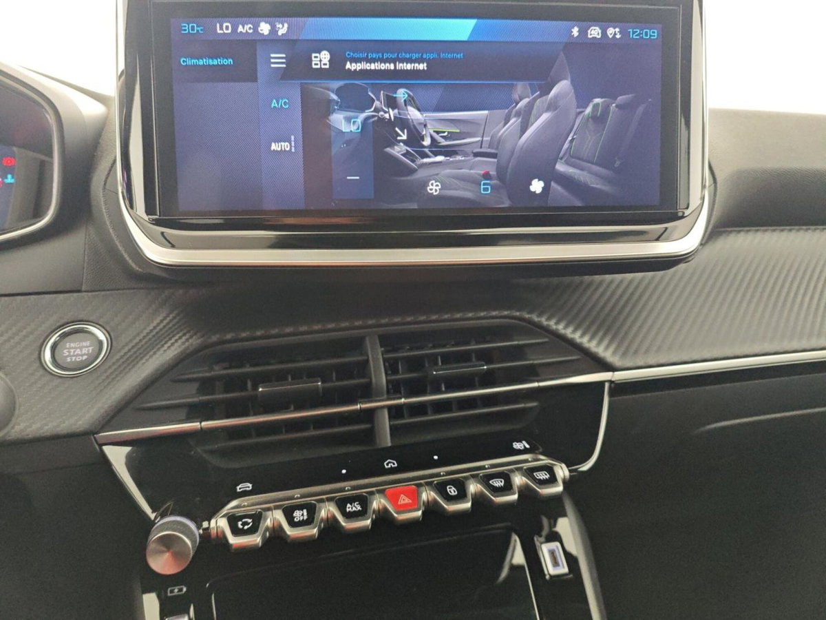 Peugeot 2008 PureTech 100 S&S Allure (16)