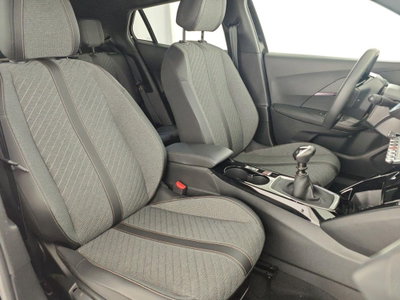 Peugeot 2008 PureTech 100 S&S Allure (14)
