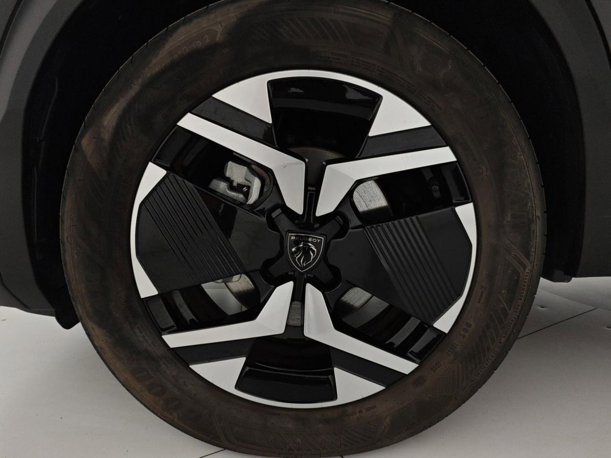 Peugeot 2008 PureTech 100 S&S Allure (8)
