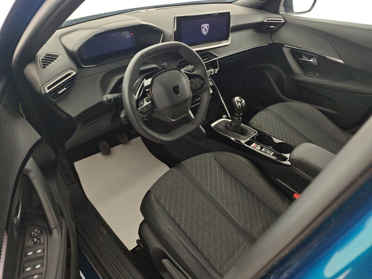 Peugeot 2008 PureTech 100 S&S Allure (10)