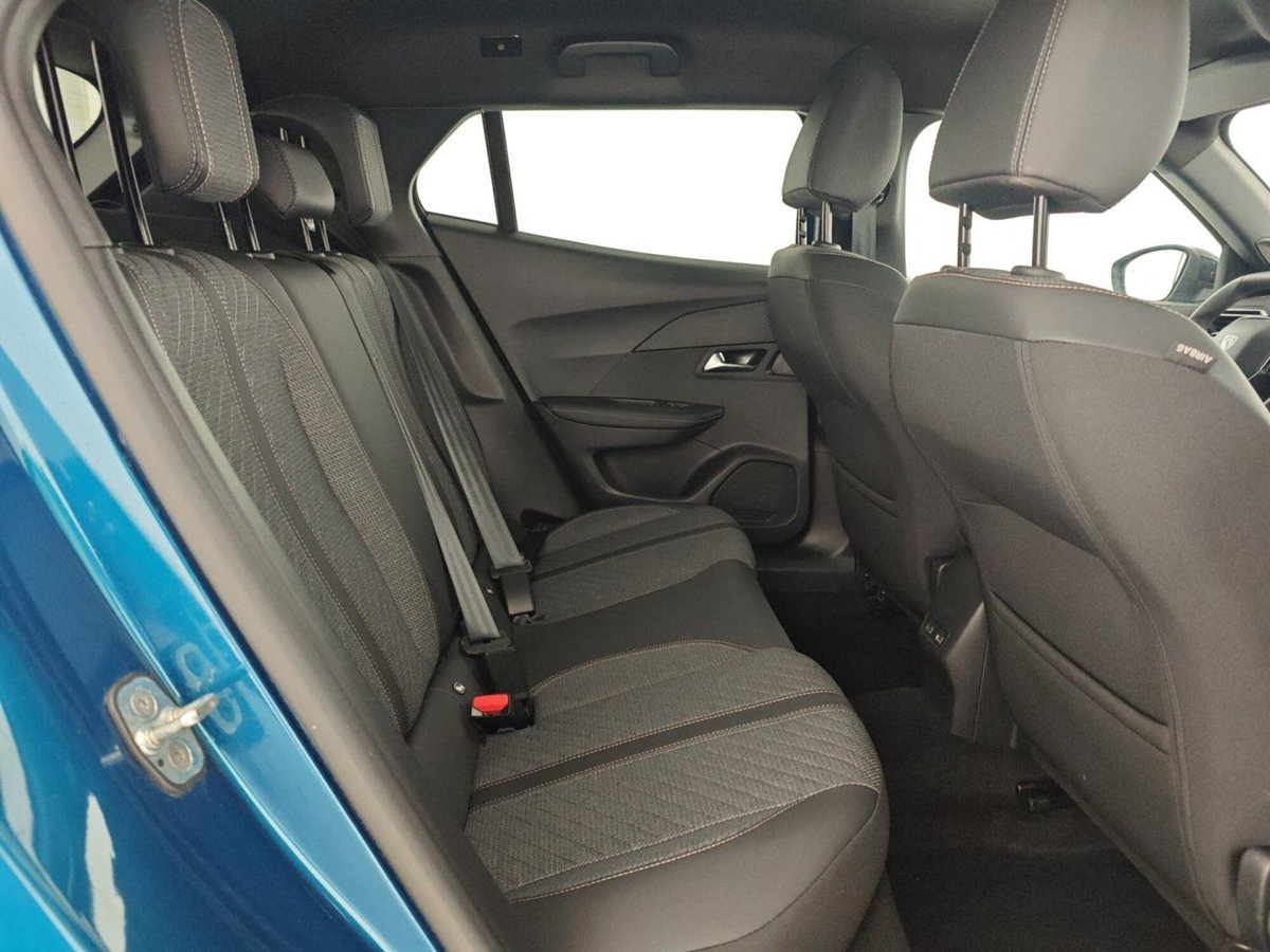 Peugeot 2008 PureTech 100 S&S Allure (16)