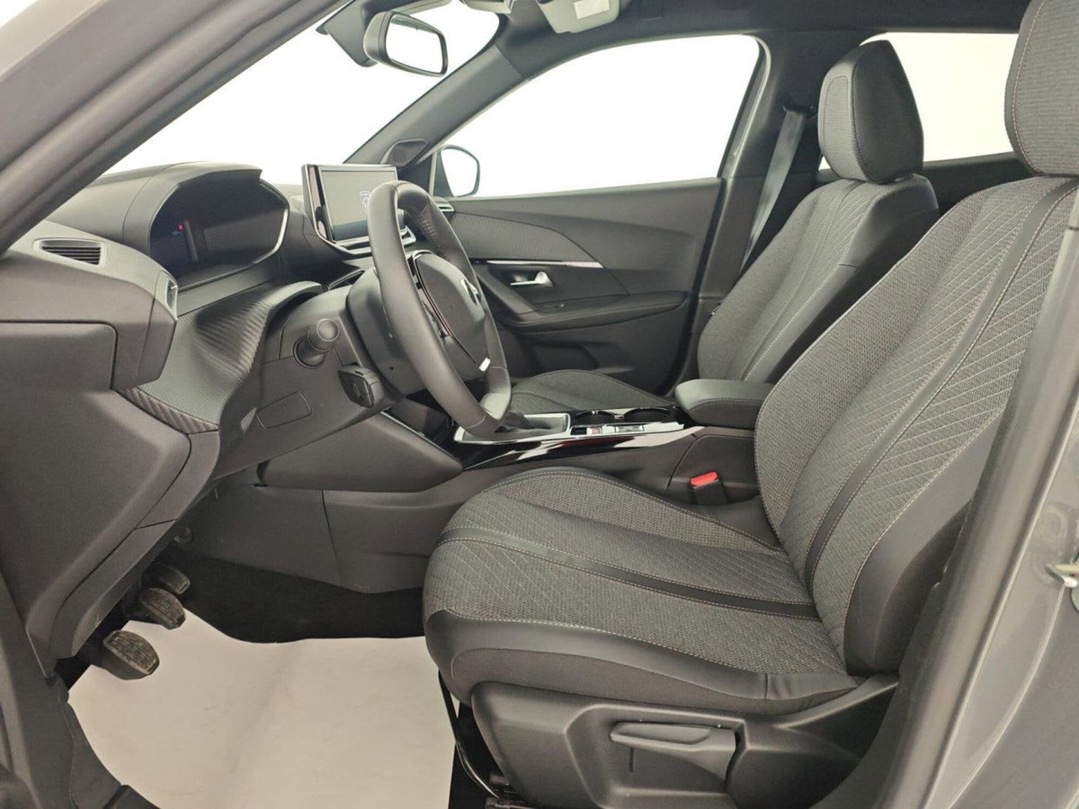 Peugeot 2008 PureTech 100 S&S Allure (11)