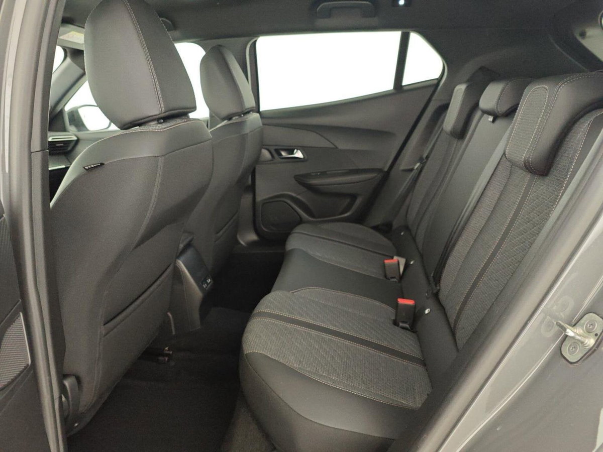 Peugeot 2008 PureTech 100 S&S Allure (13)