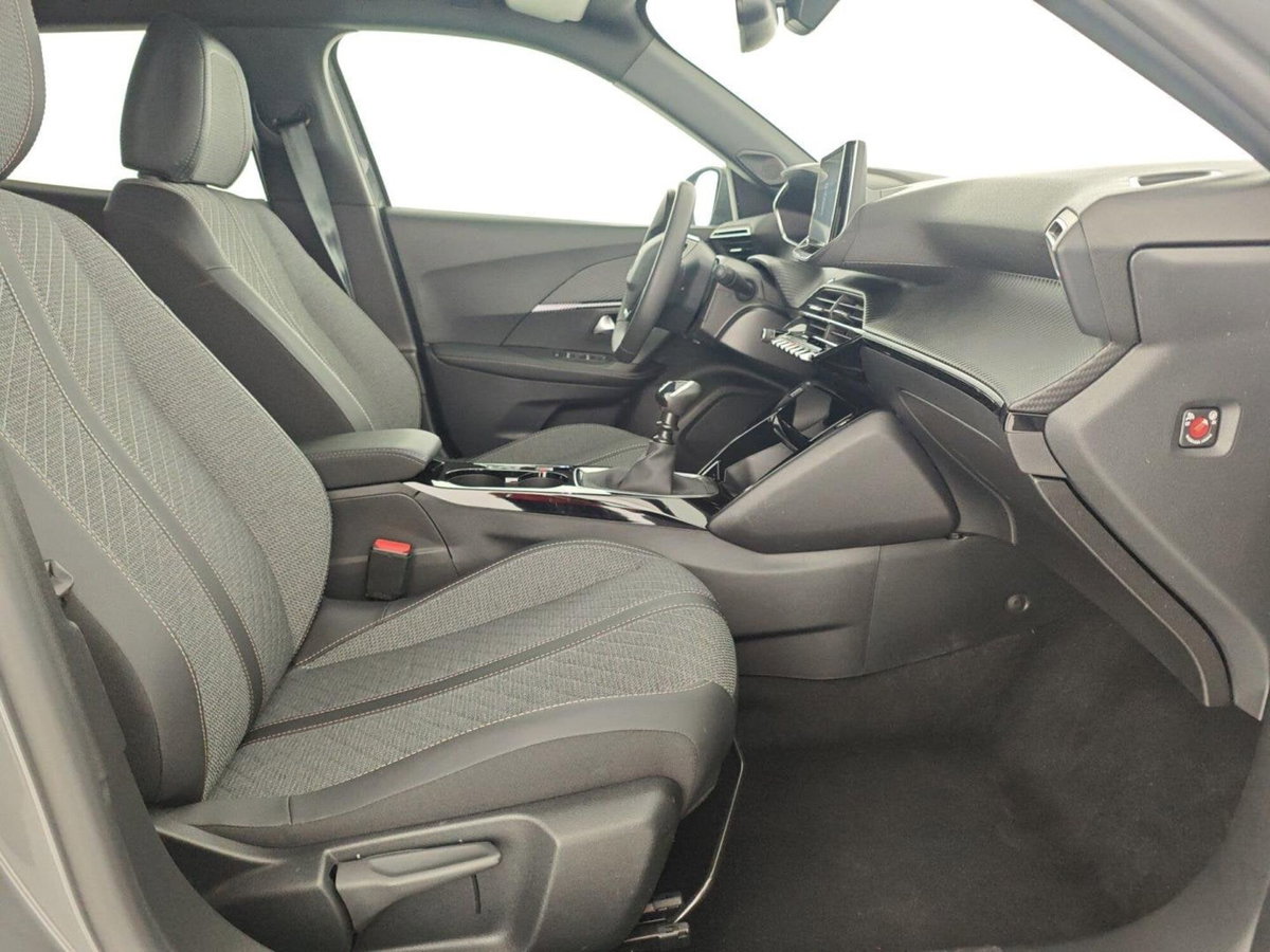 Peugeot 2008 PureTech 100 S&S Allure (14)