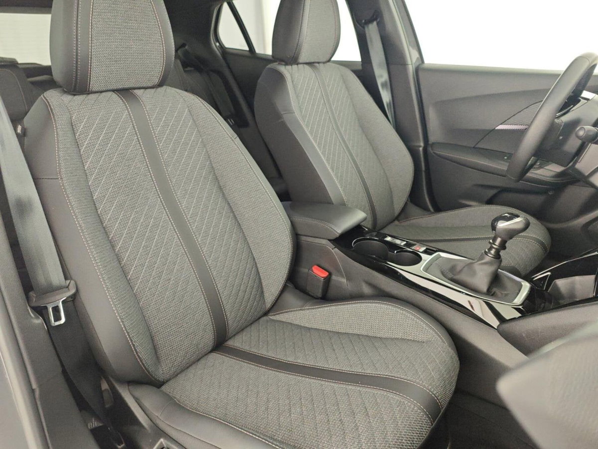 Peugeot 2008 PureTech 100 S&S Allure (15)