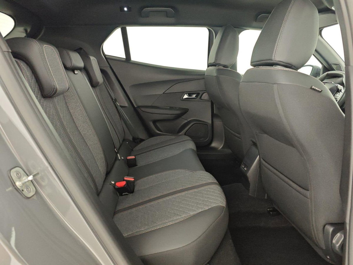 Peugeot 2008 PureTech 100 S&S Allure (16)