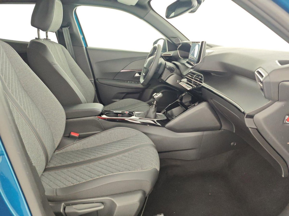Peugeot 2008 PureTech 100 S&S Allure (14)