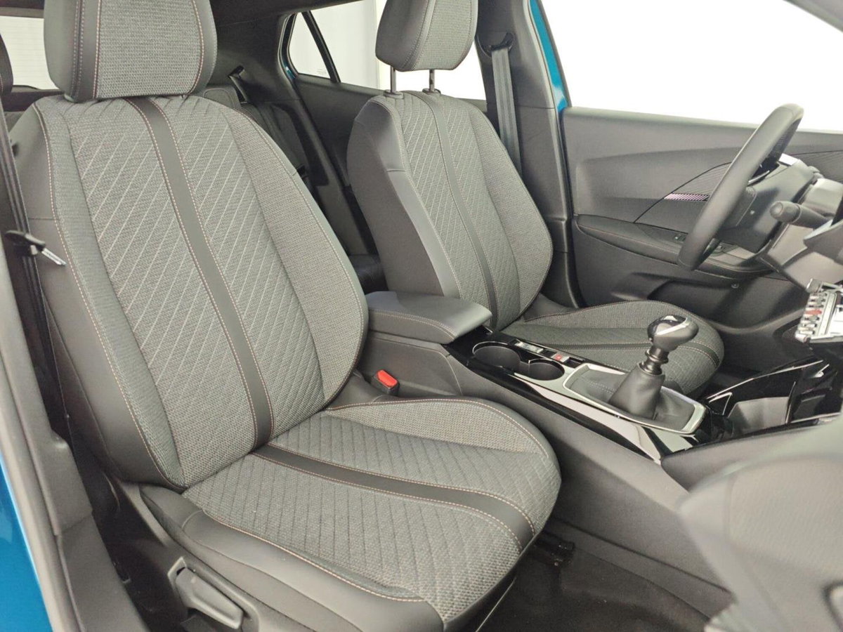 Peugeot 2008 PureTech 100 S&S Allure (15)