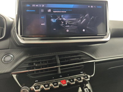 Peugeot 2008 PureTech 100 S&S Allure (17)