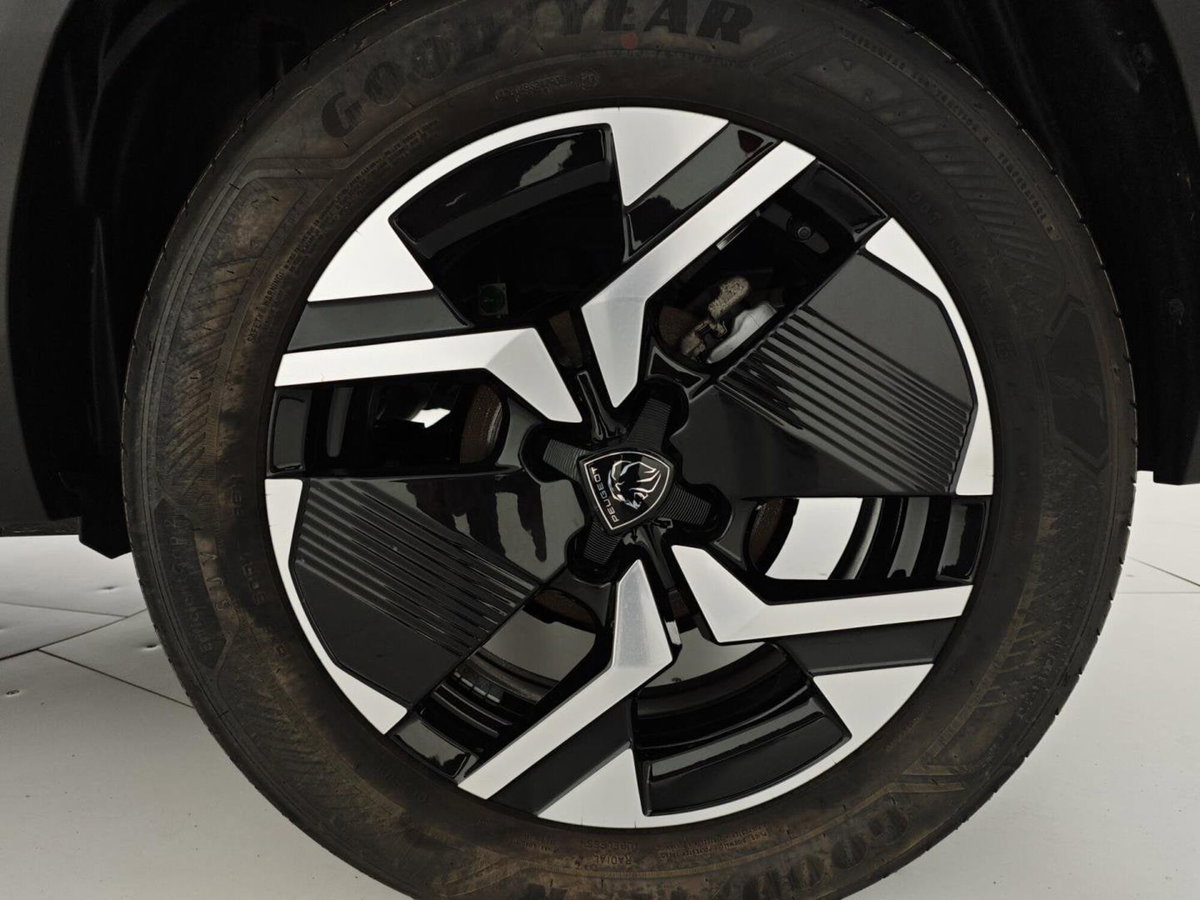 Peugeot 2008 PureTech 100 S&S Allure (9)