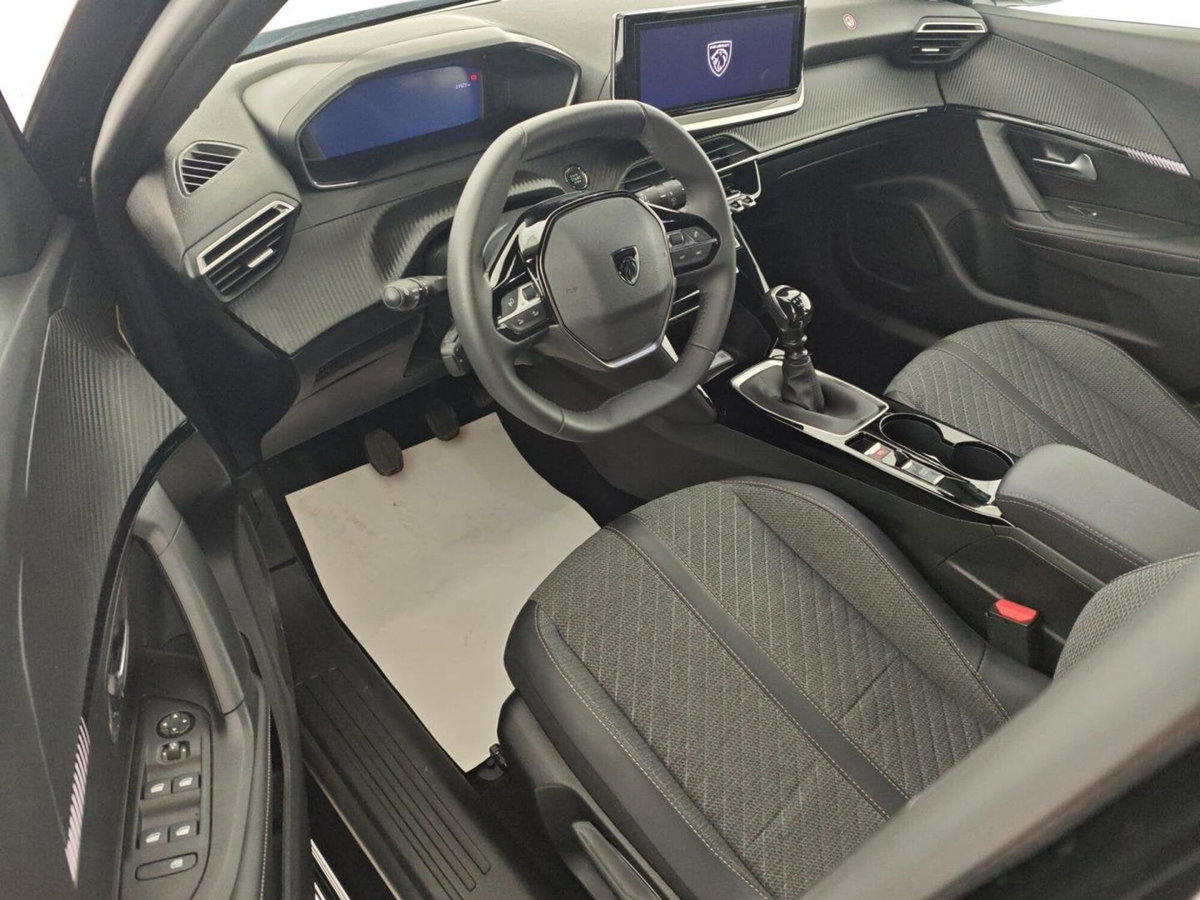 Peugeot 2008 PureTech 100 S&S Allure (10)