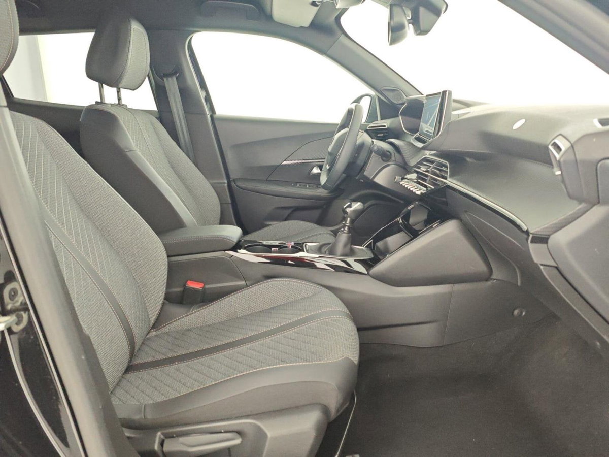 Peugeot 2008 PureTech 100 S&S Allure (14)