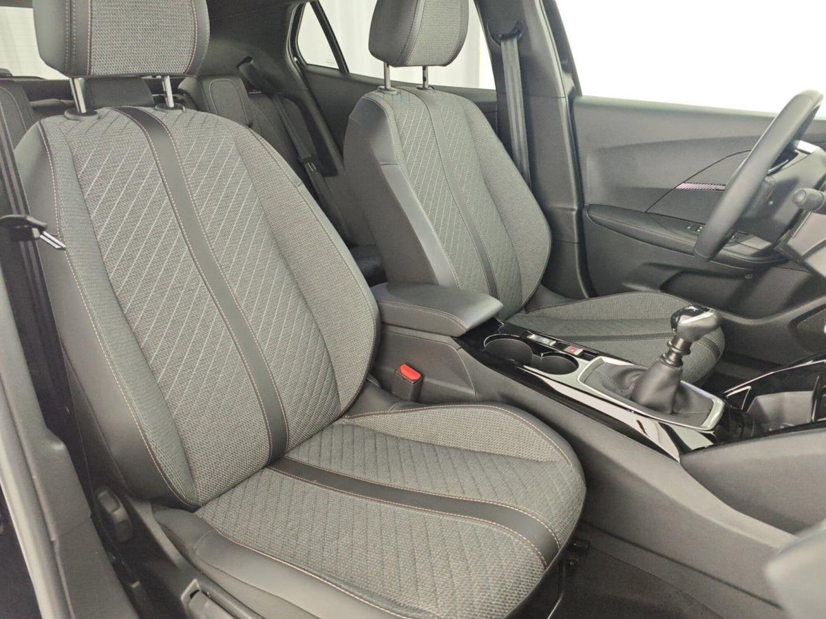 Peugeot 2008 PureTech 100 S&S Allure (15)