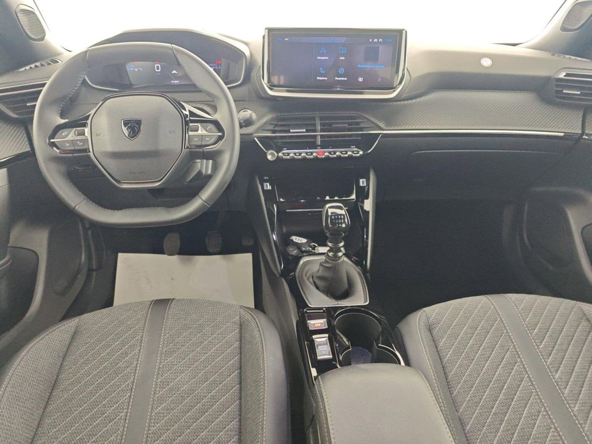 Peugeot 2008 PureTech 100 S&S Allure (19)