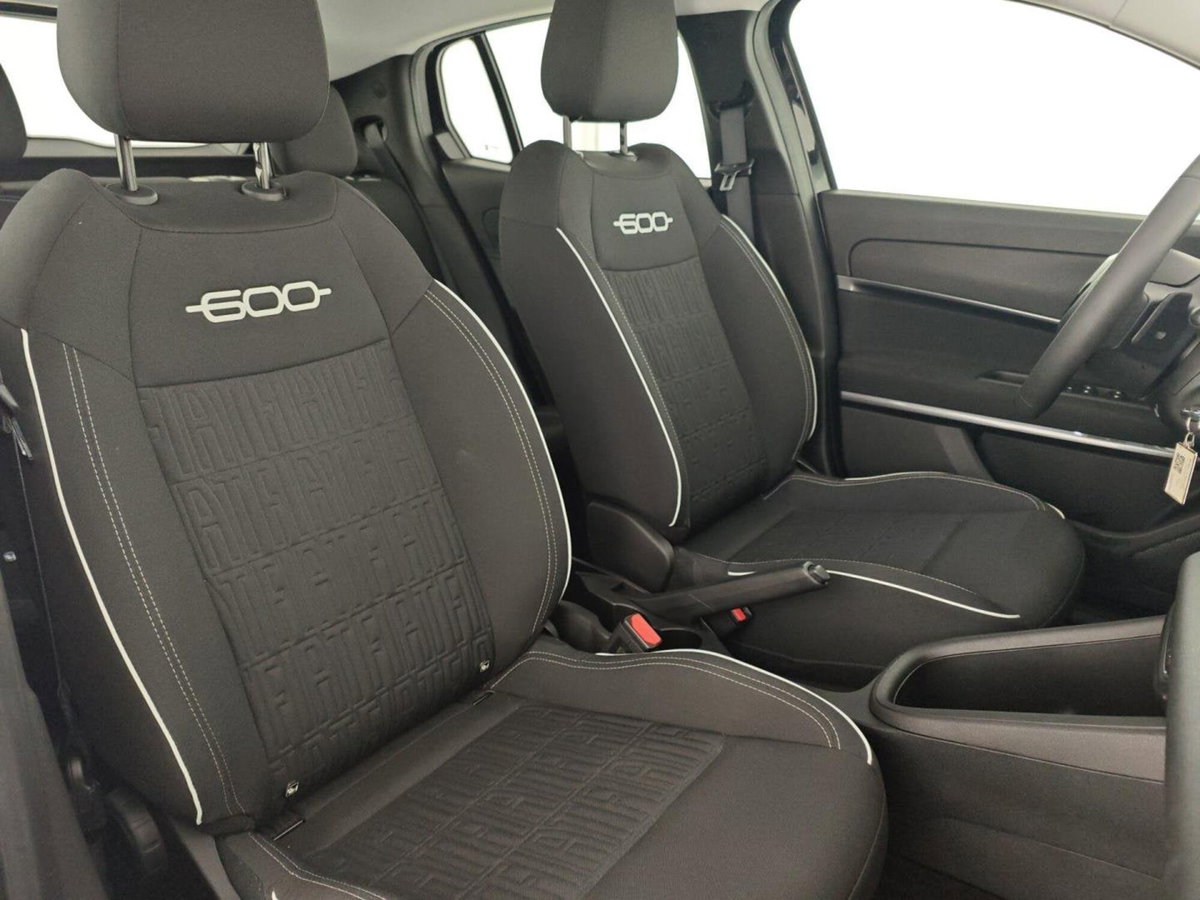 Fiat 600 1.2 hybrid 110cv auto (14)