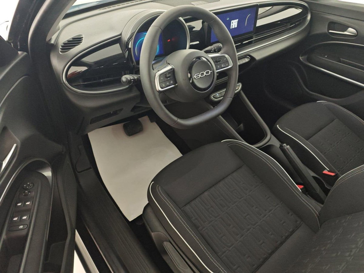 Fiat 600 1.2 hybrid 110cv auto (9)