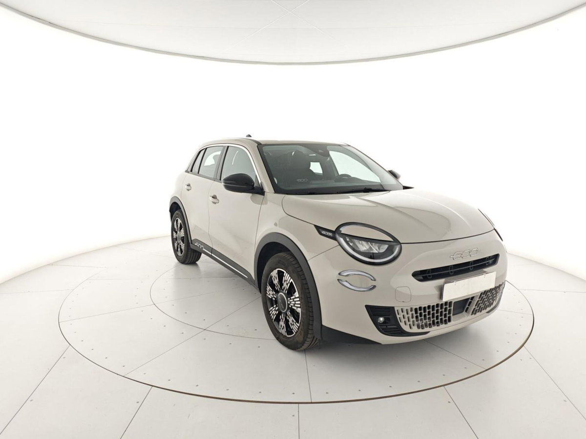 Fiat 600 1.2 hybrid 110cv auto