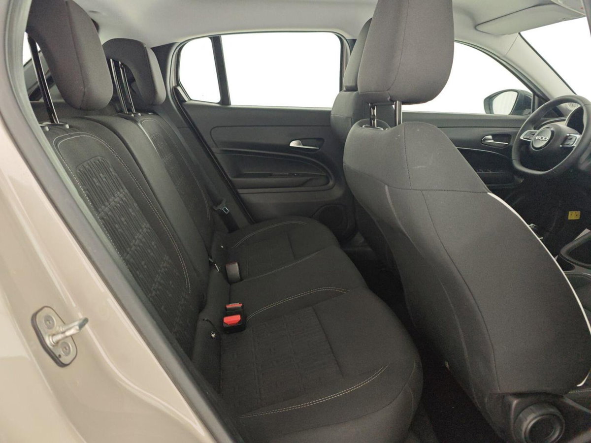 Fiat 600 1.2 hybrid 110cv auto (14)