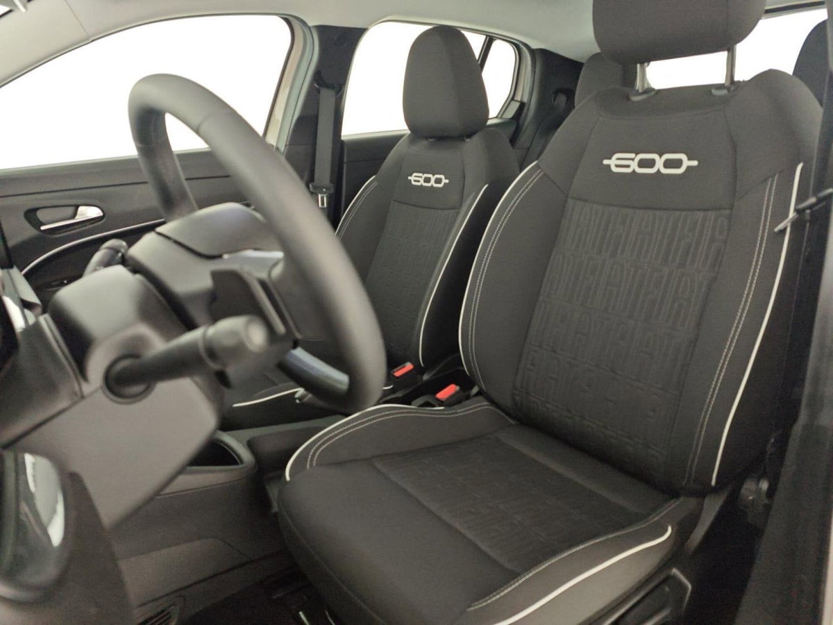 Fiat 600 1.2 hybrid 110cv auto (11)
