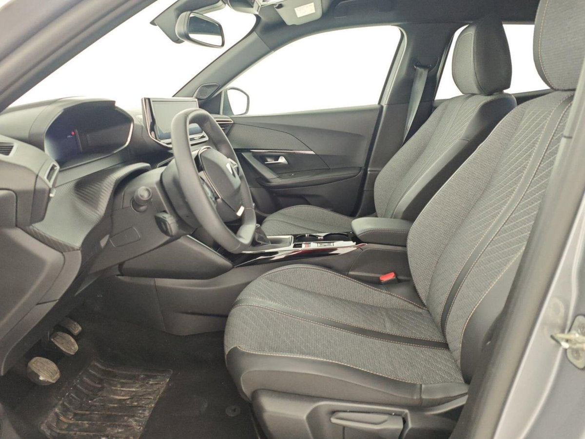 Peugeot 2008 PureTech 100 S&S Allure (11)