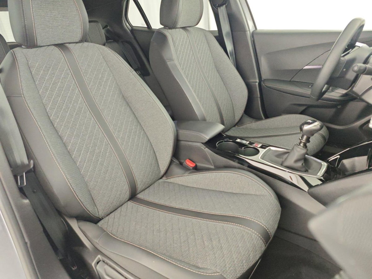 Peugeot 2008 PureTech 100 S&S Allure (15)