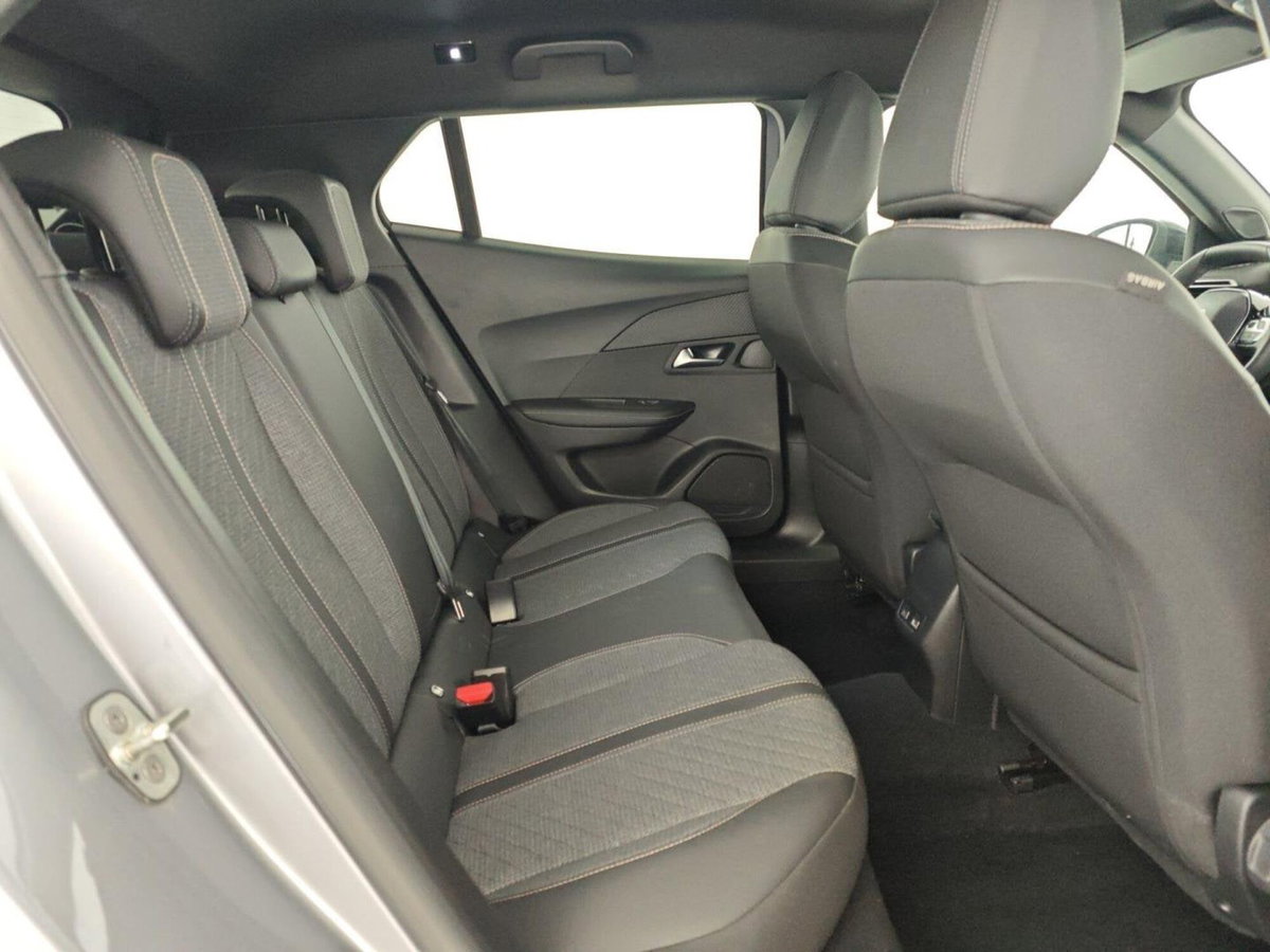 Peugeot 2008 PureTech 100 S&S Allure (16)