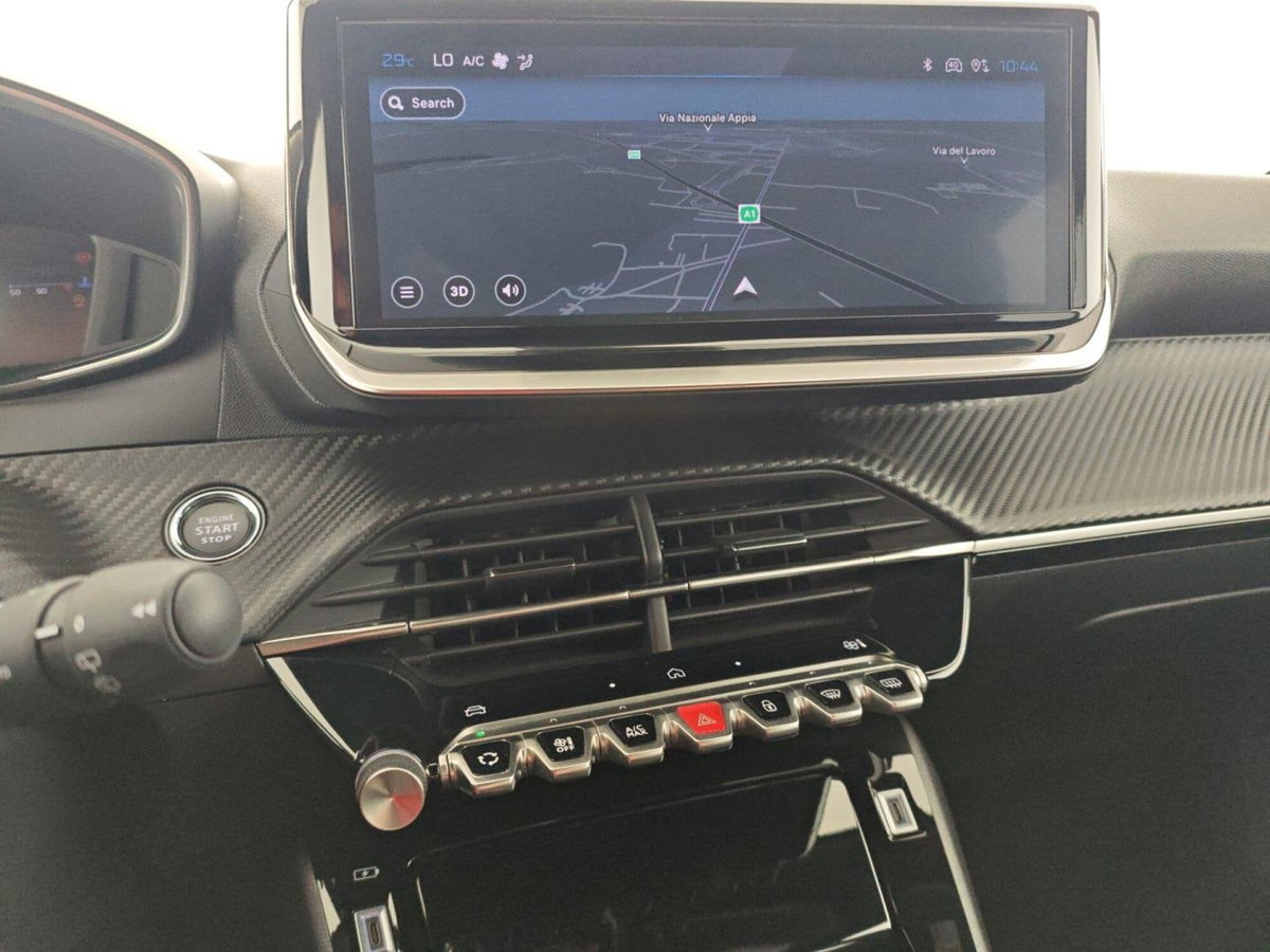 Peugeot 2008 PureTech 100 S&S Allure (18)