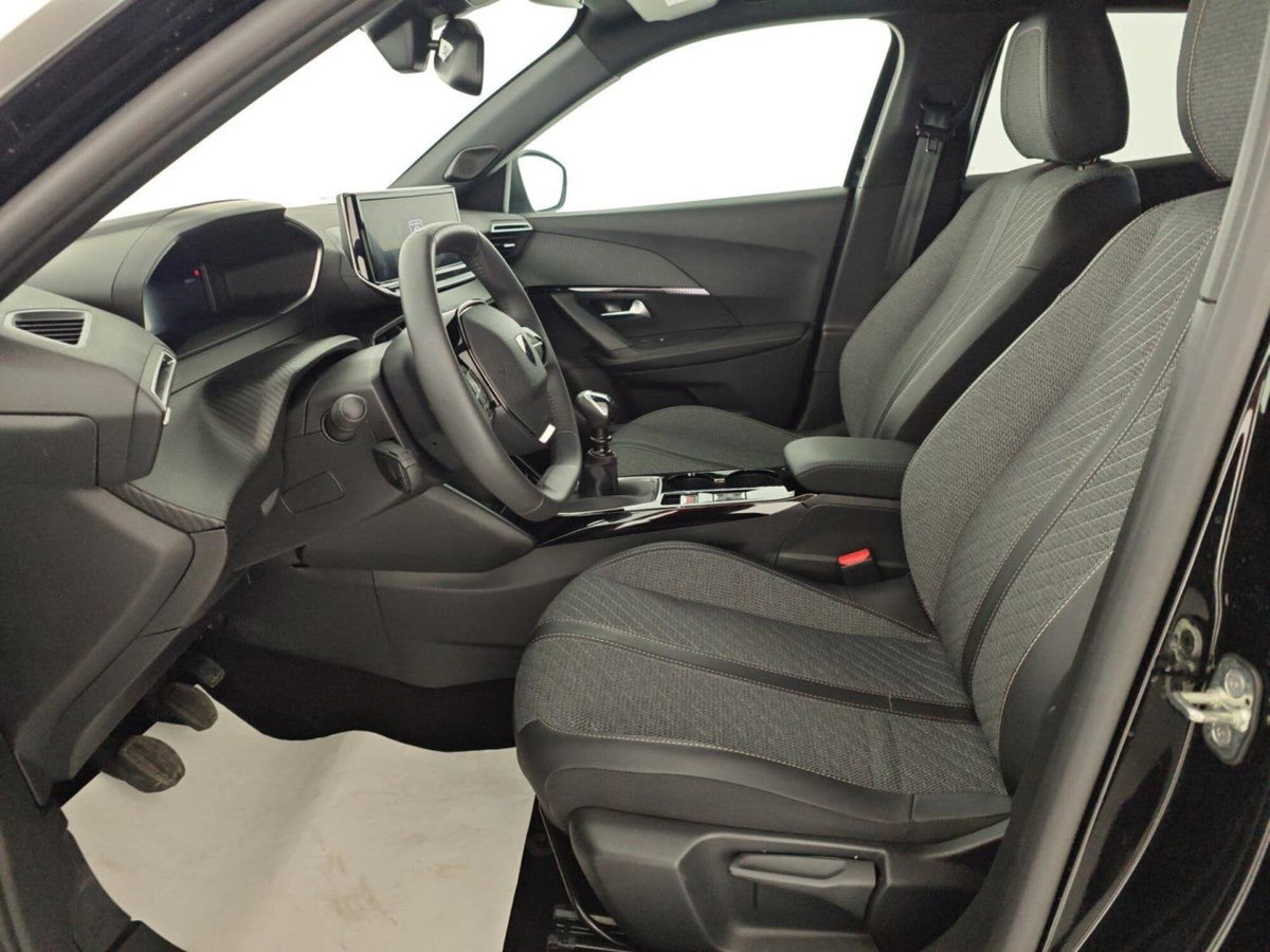 Peugeot 2008 PureTech 100 S&S Allure (11)