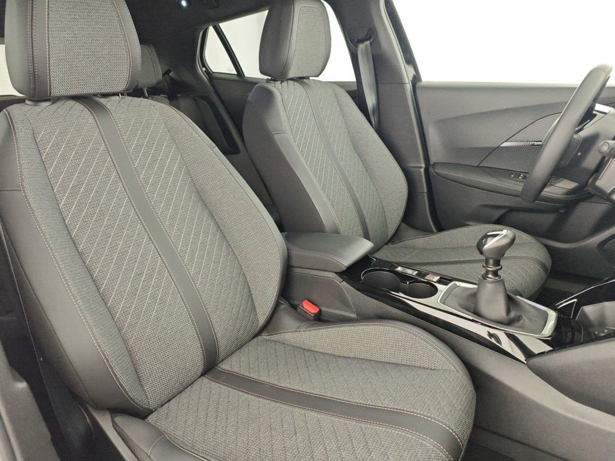 Peugeot 2008 PureTech 100 S&S Allure (15)