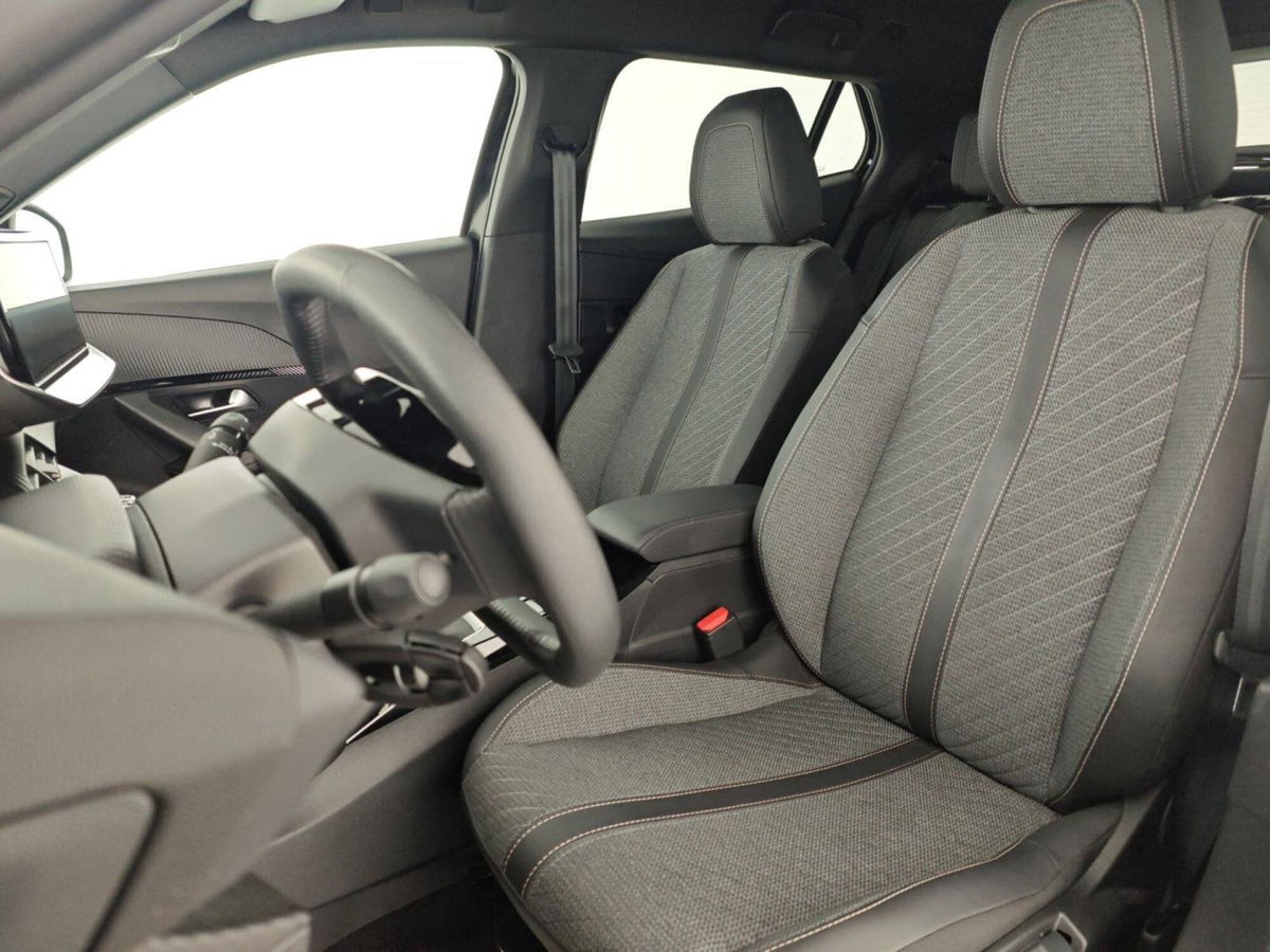 Peugeot 2008 PureTech 100 S&S Allure (11)