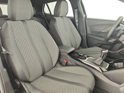 Peugeot 2008 PureTech 100 S&S Allure (14)
