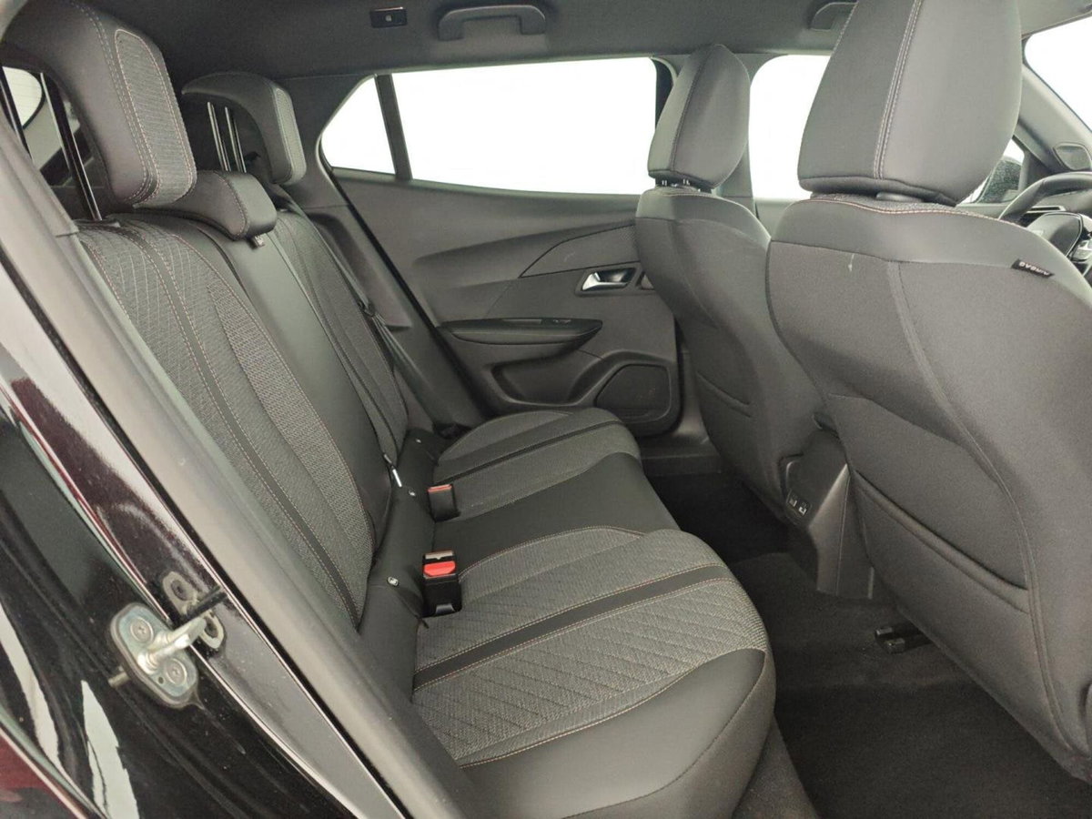 Peugeot 2008 PureTech 100 S&S Allure (15)