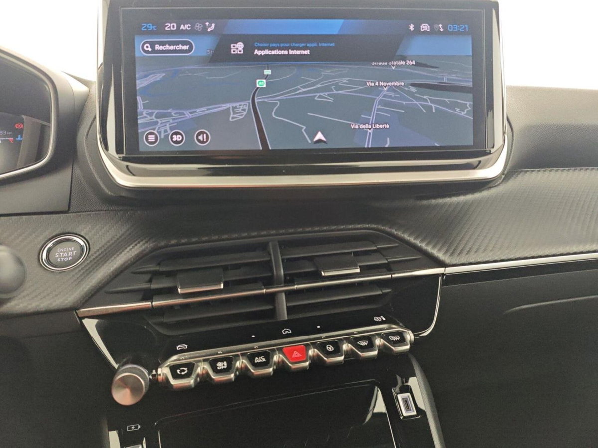 Peugeot 2008 PureTech 100 S&S Allure (16)