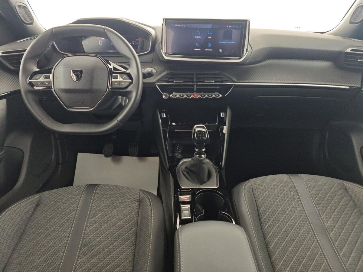 Peugeot 2008 PureTech 100 S&S Allure (19)