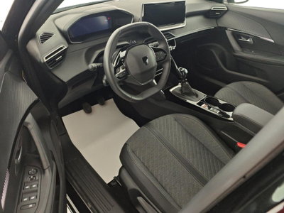 Peugeot 2008 PureTech 100 S&S Allure (9)